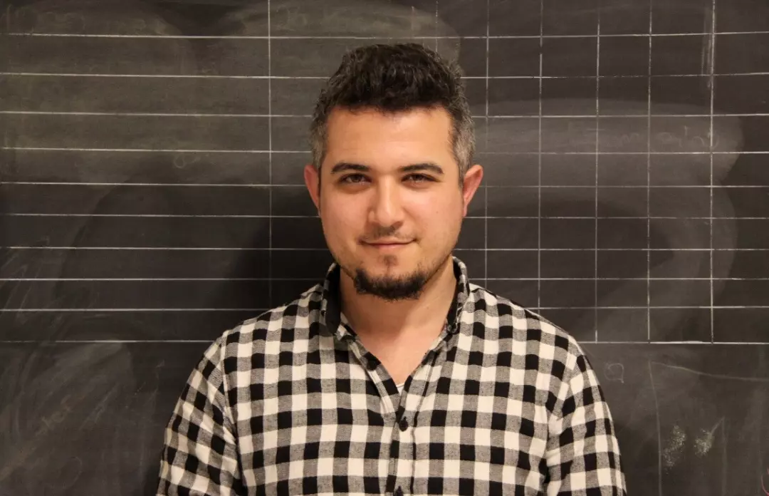 Yüzün Değil Makyajın İyi / Devrim Horlu